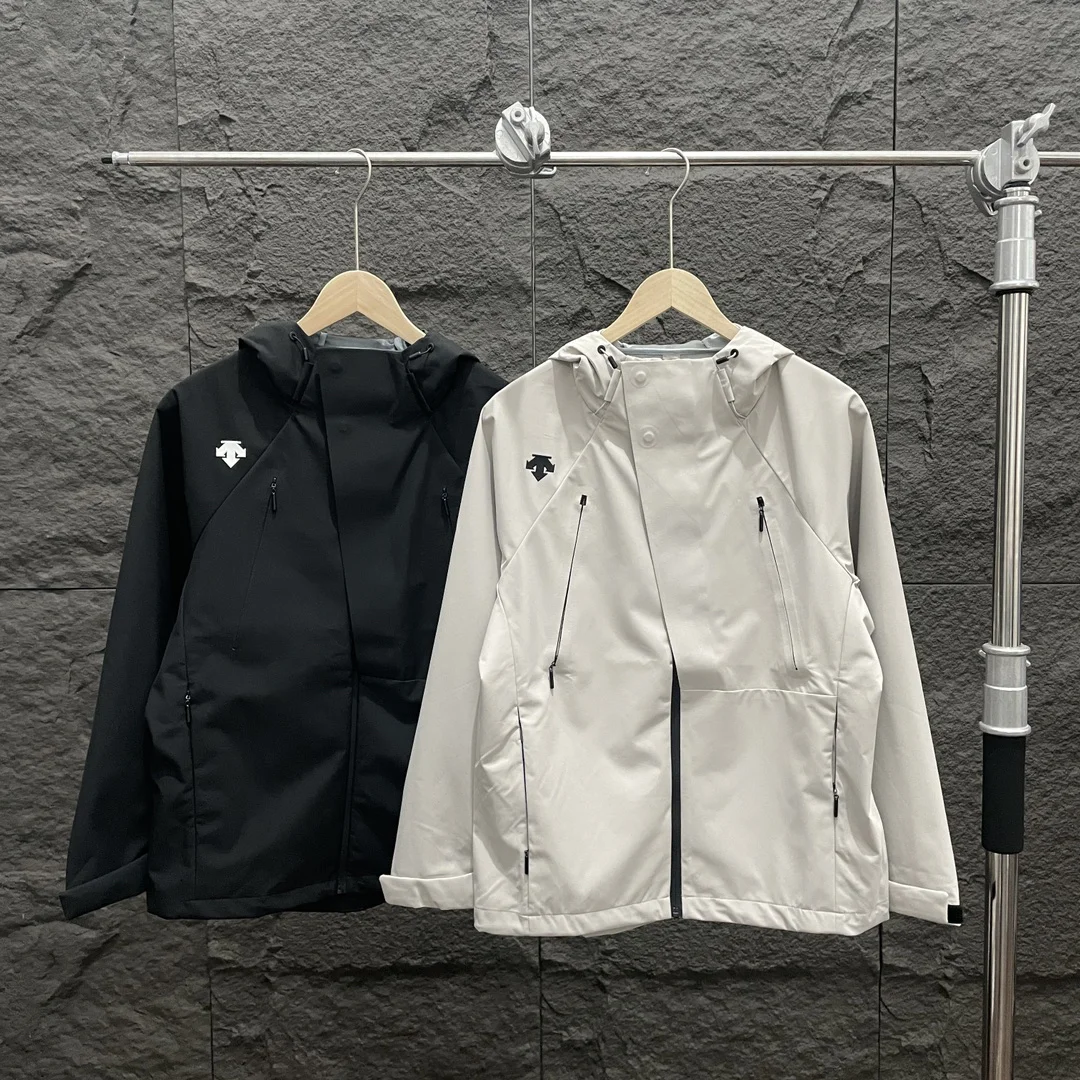 Descente Jacket Black and White Jackets