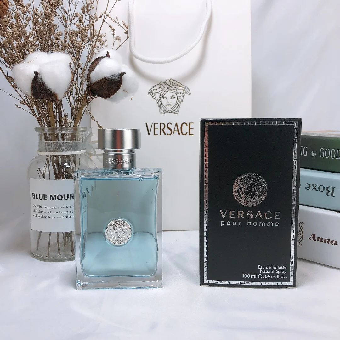 Versace Pour Homme Light Blue Eau de Toilette