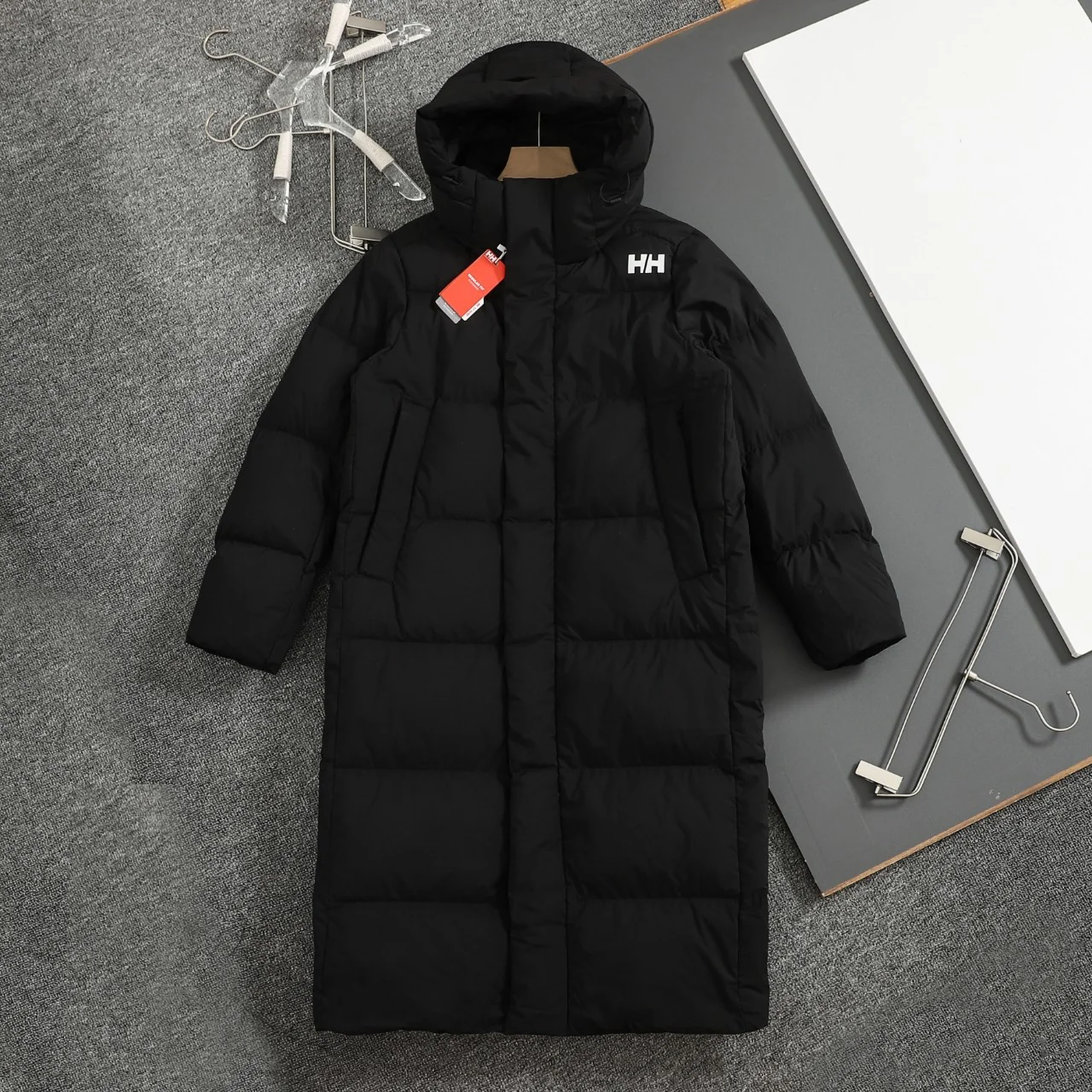 HELLY HANSEN 2025 Winter Classic Long Down Jacket (Black/White)