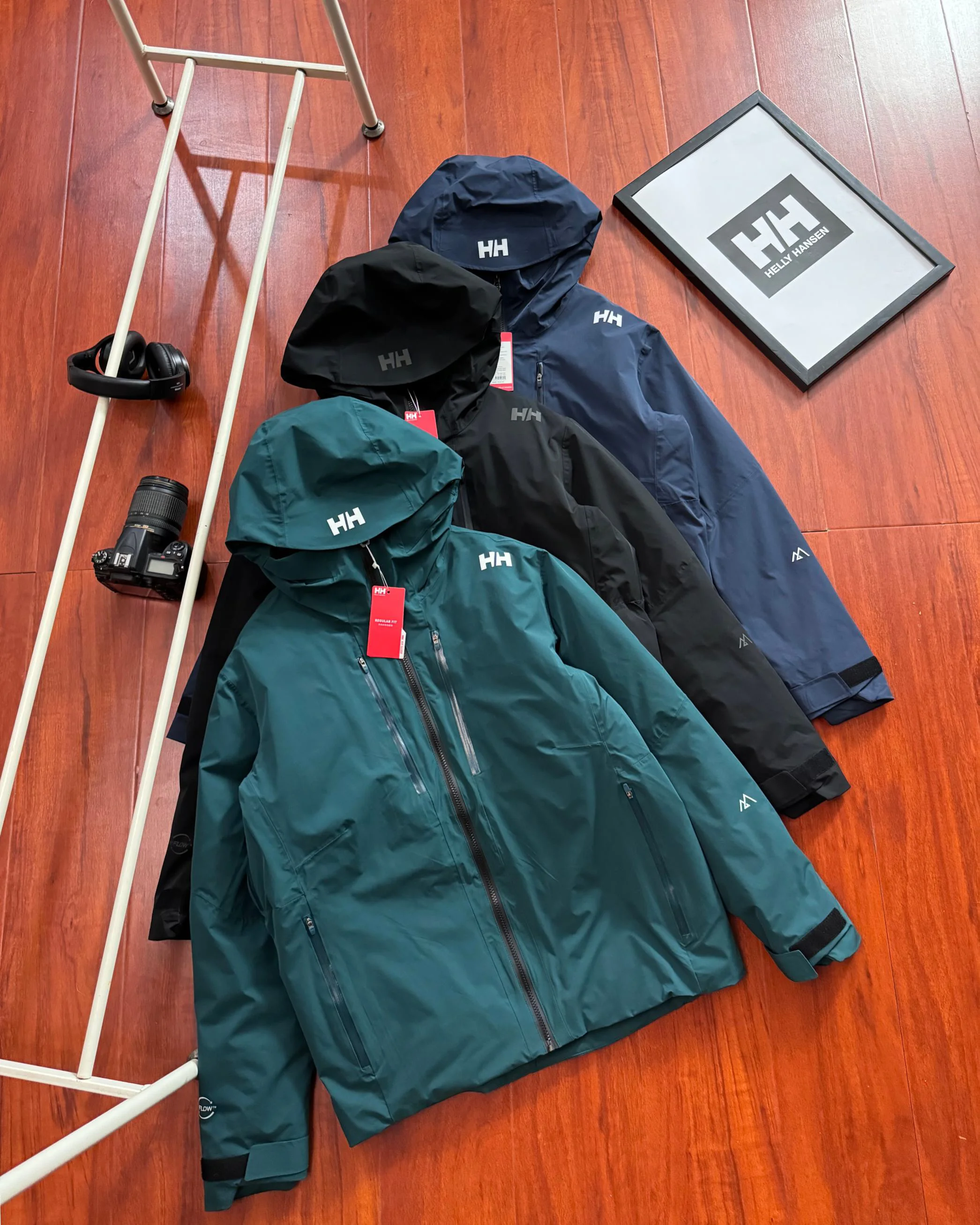 HELLY HANSEN High-Performance Down Jacket (Black/Green)