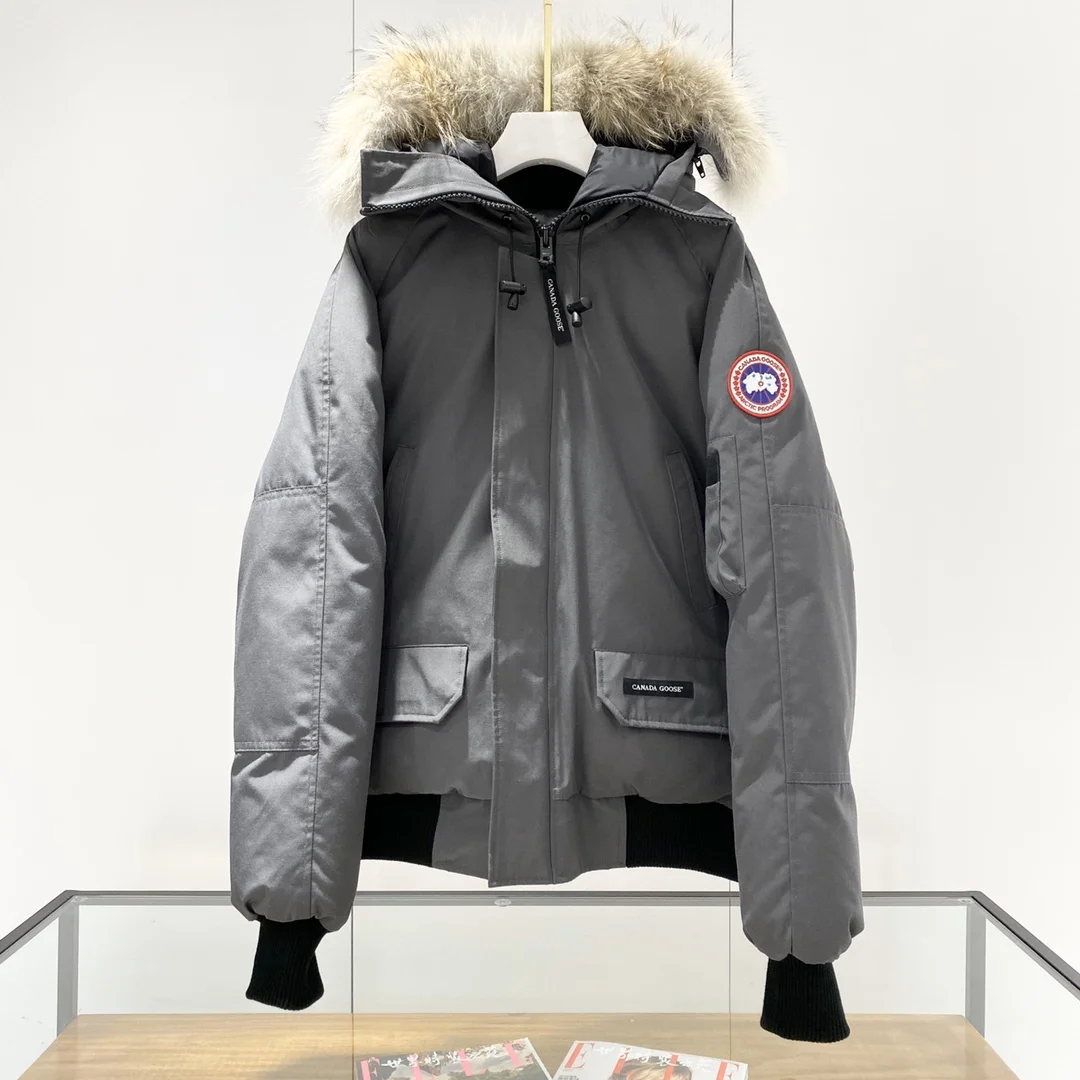 CANADA GOOSE Chilliwa Series Pilot Jacket (Siberian Wolf Fur, YKK Zipper)