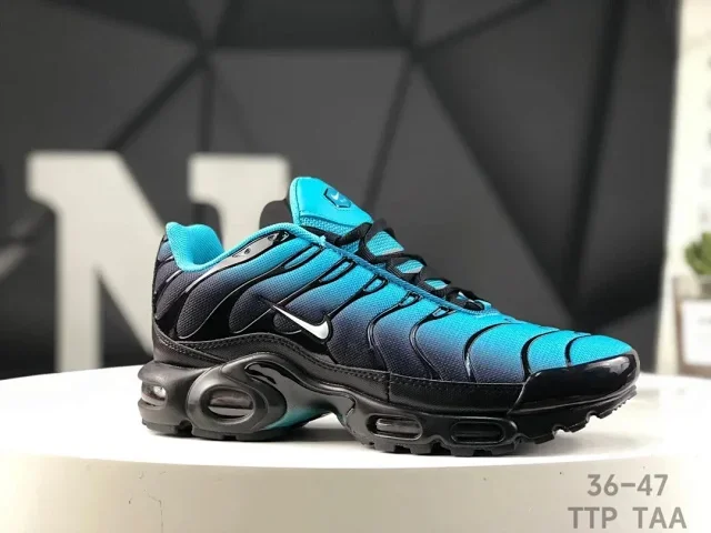Nike Air Max Plus Sneakers (Blue & Black Gradient, Sizes 36-47)