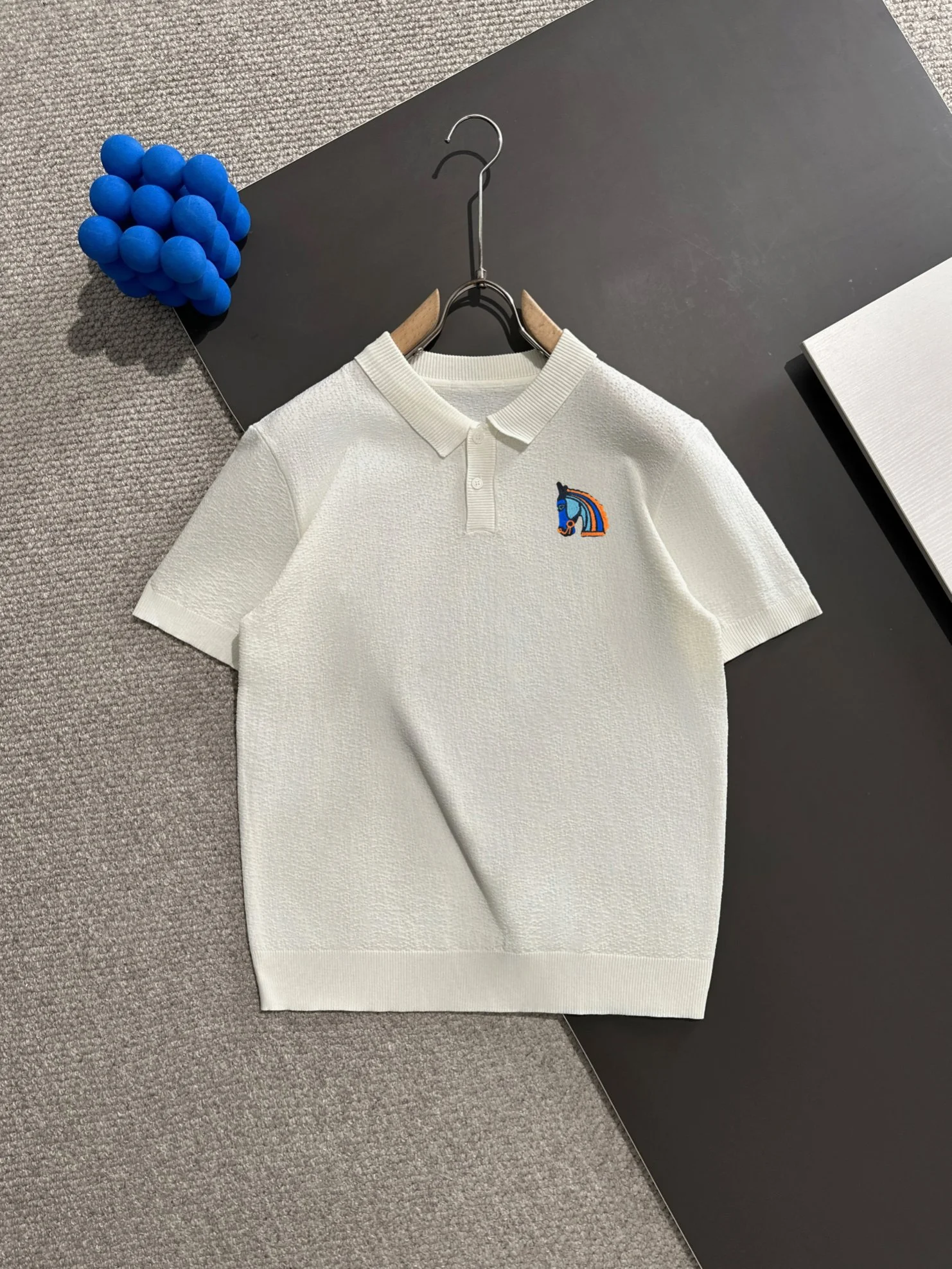 Hermès 2025 Summer White Polo-Neck Horse Embroidery T-Shirt