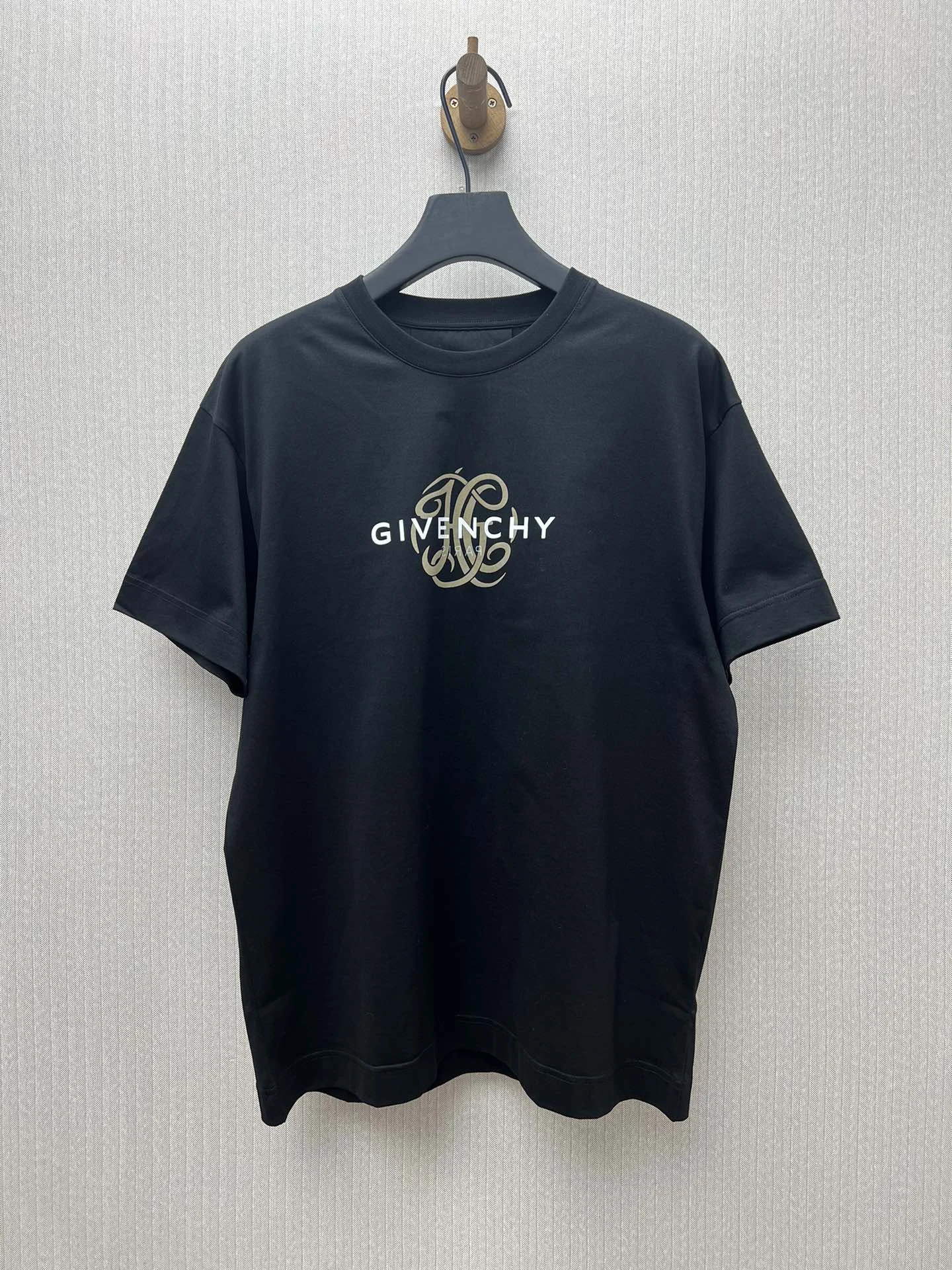 Givenchy 25ss Black Reverse Logo Crewneck T-Shirt Men