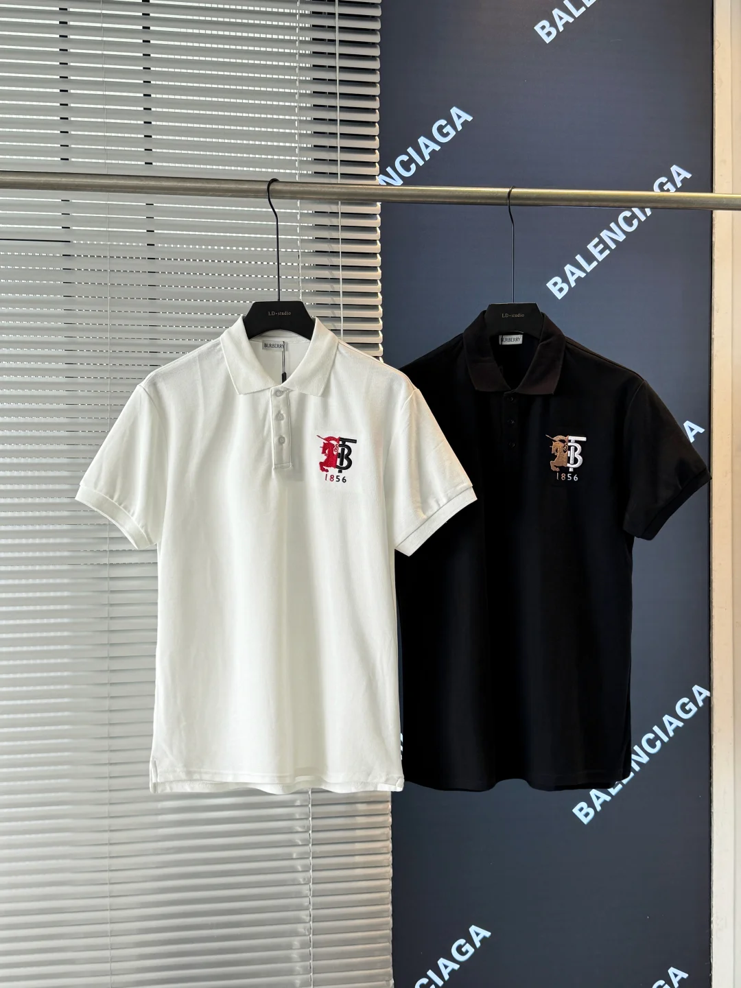 Burberry 2025 Summer Men's White&Black Logo Embroidery Piqué Cotton Polo Shirt