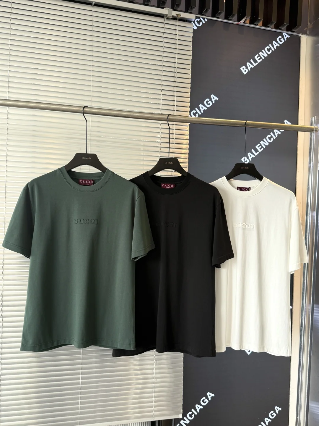 Gucci 25SS Embroidered Logo Couple T-Shirt (B/WithG)