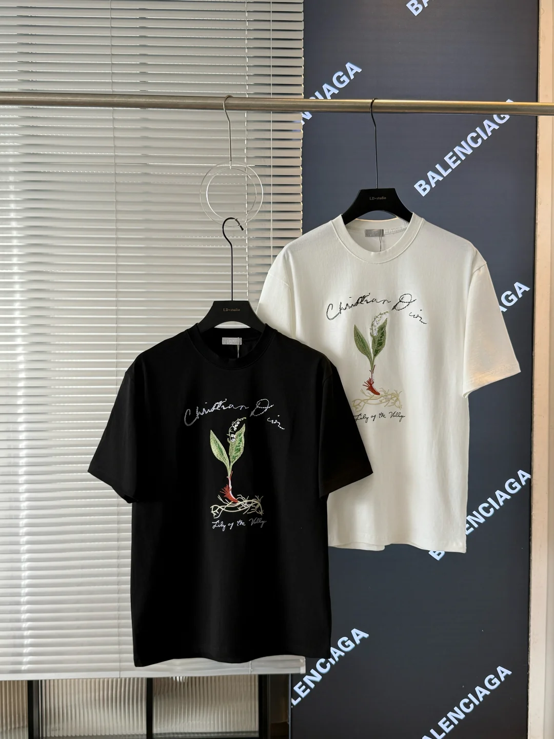 Dior Lily&Letter Embroidery Crewneck T-Shirt (B/W)