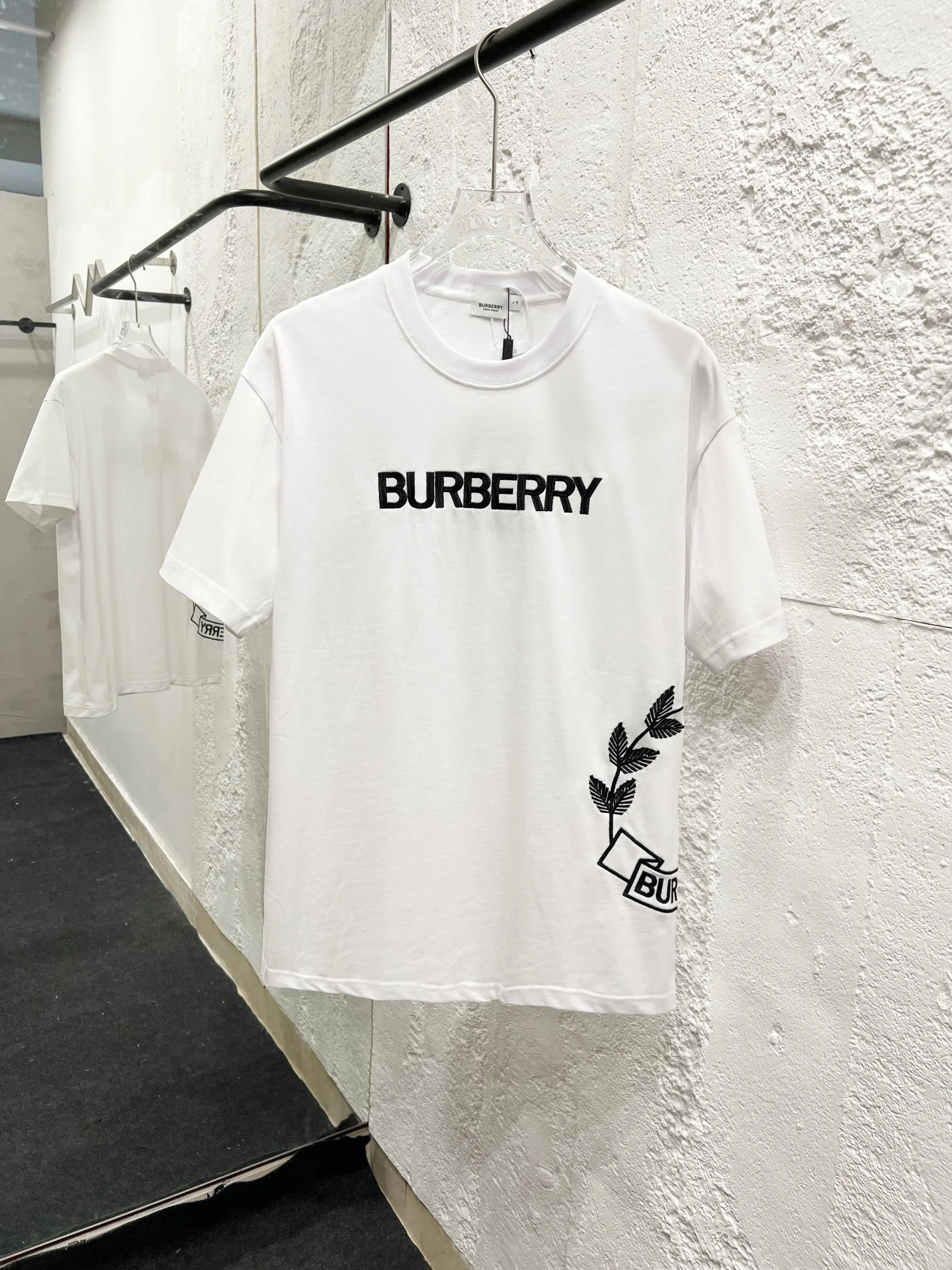 Burberry White 25ss Embroidered Logo Cotton T-Shirt