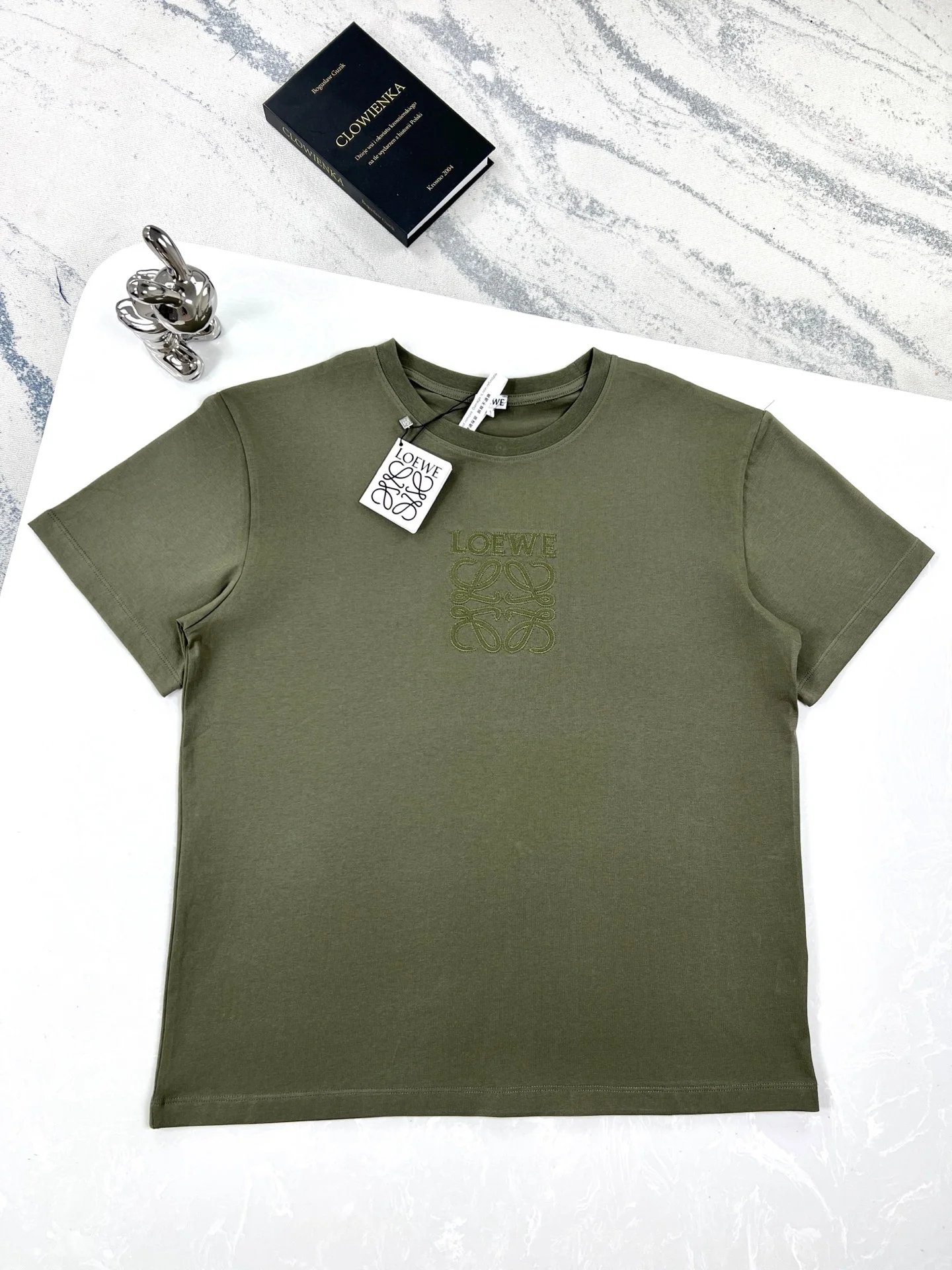 Loewe 25ss Olive Macaron Embroidered T-Shirt