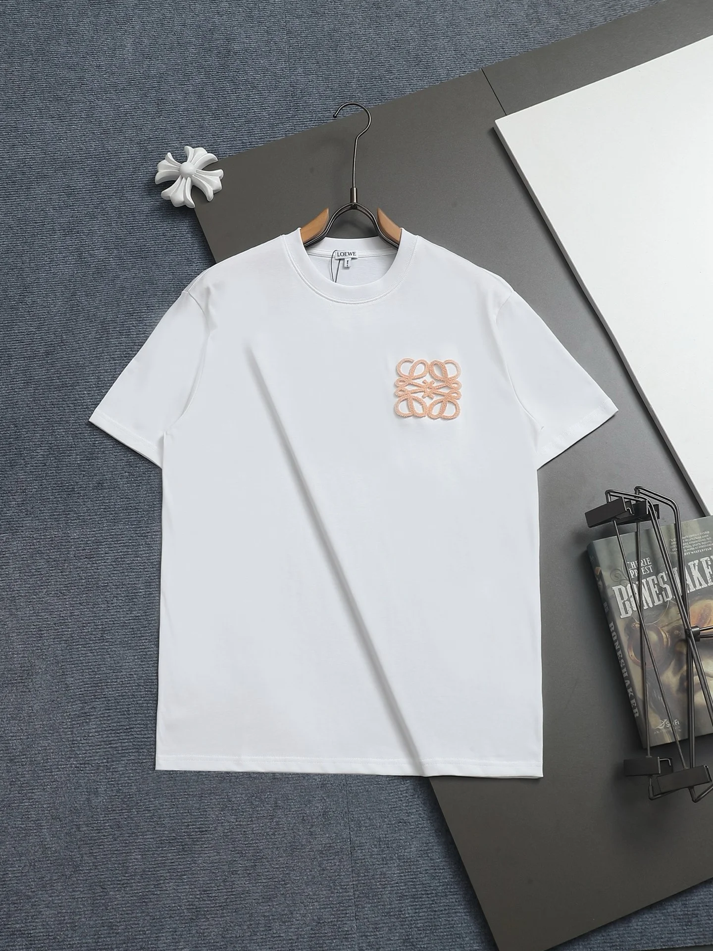 Loewe White Classic Logo Flocking Embroidery Slightly Wide T-Shirt