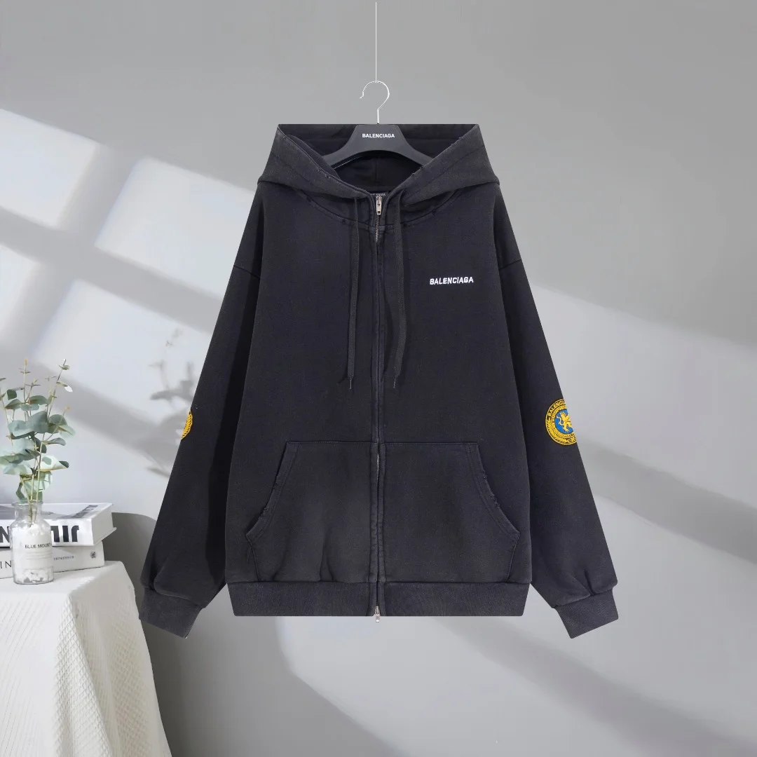 Balenciaga 2025SS x Man Utd Washed Black Distressed Hooded Zip-Up Sweatshirt