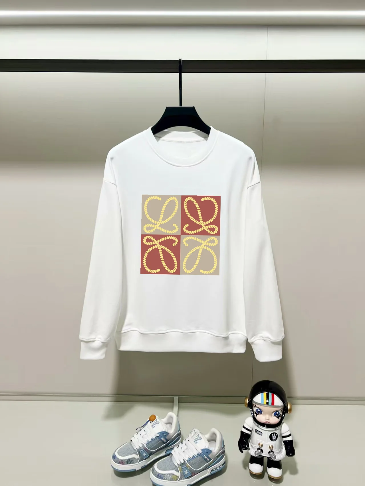 Loewe 2025AW White Crew-Neck Sweatshirt with Precision Printed Chest