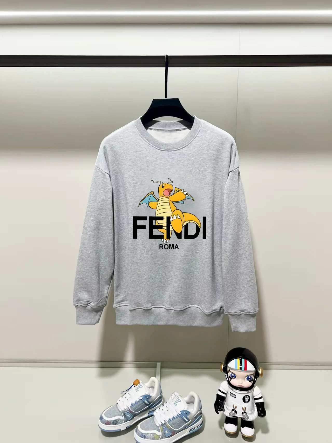 Fendi 2025AW Gray/Black/White Crew Neck Sweatshirt with Dragonite Print