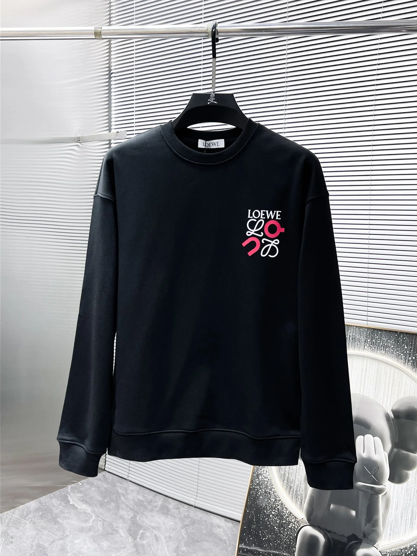Loewe 2025SS Black Crew-Neck Long-Sleeve Sweatshirt with Brand Element