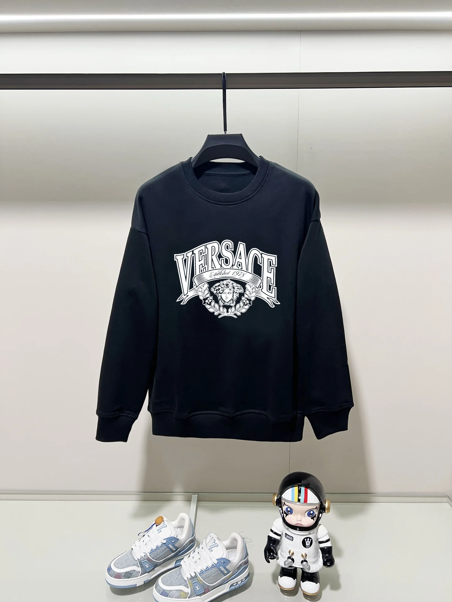 Versace 2025AW Black Crew-Neck Sweatshirt with Precision Printing