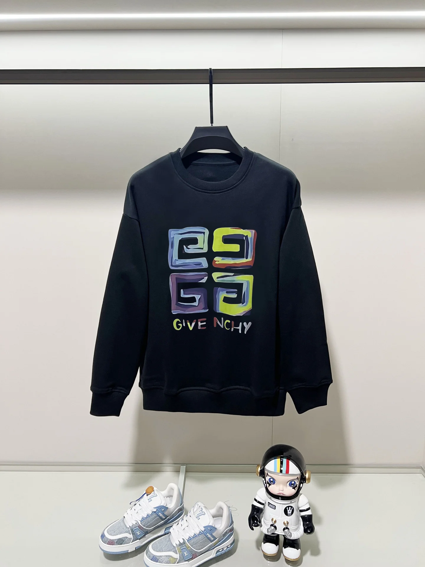 Givenchy 2025AW Black Crew Neck Sweatshirt with Chest Precision Print
