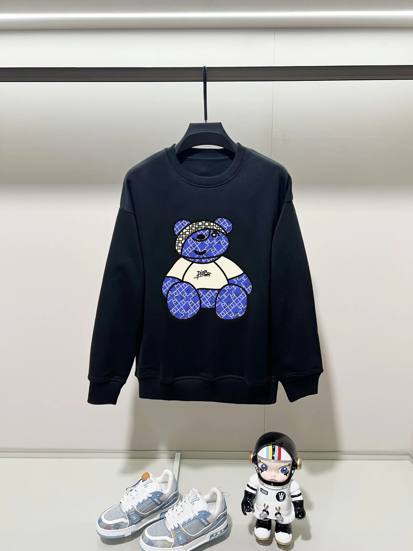 Dior 2025AW Black Crew-Neck Sweatshirt with Teddy Bear Print