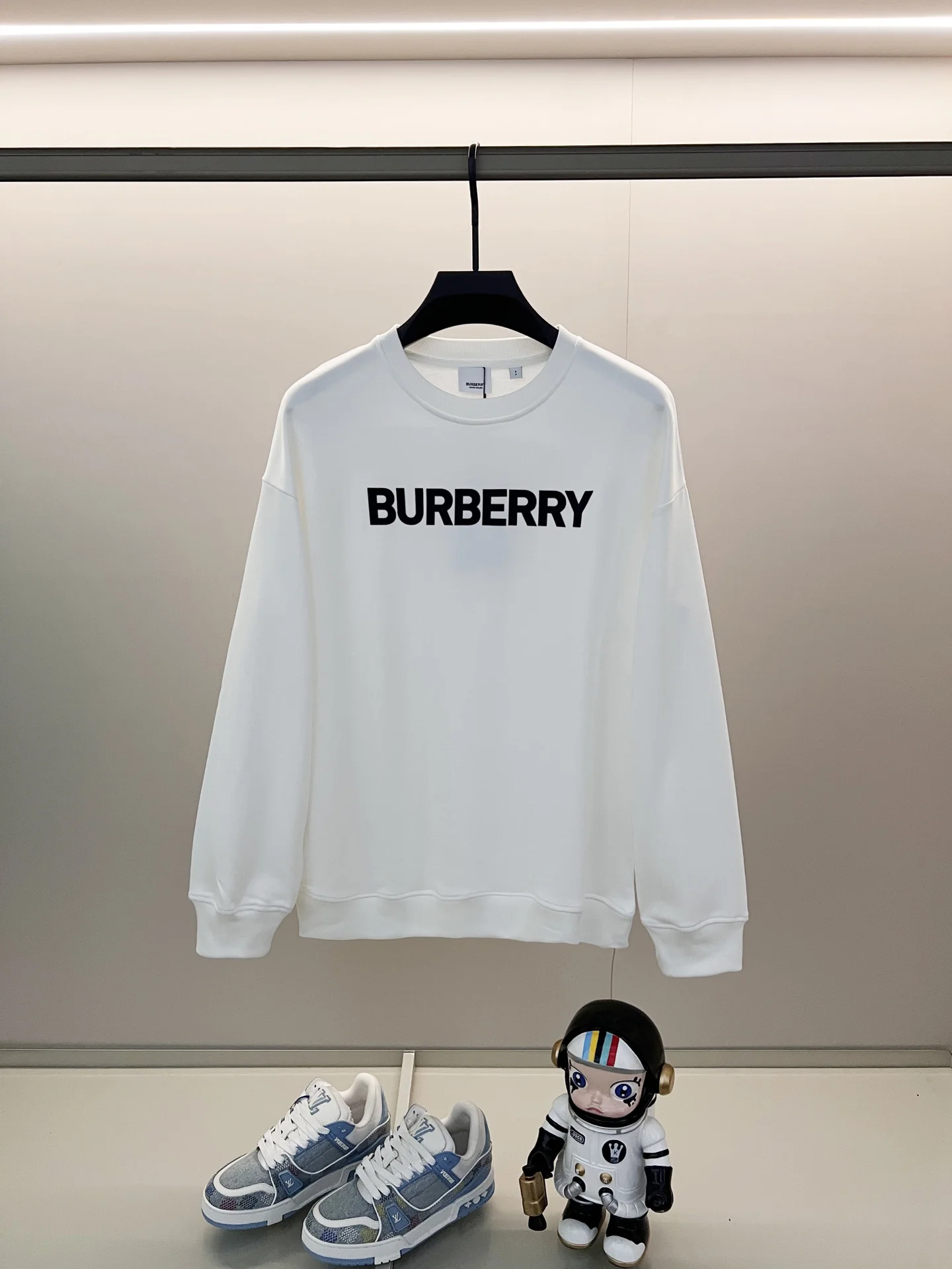 Burberry White Crew-Neck Sweatshirt with Classic Logo Silicone Craft