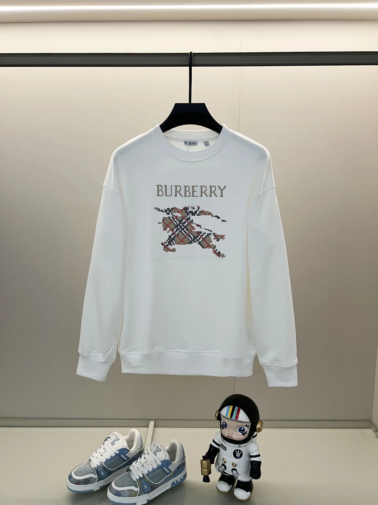 Burberry White Crew Neck Sweatshirt with Knight & Logo Embroidery