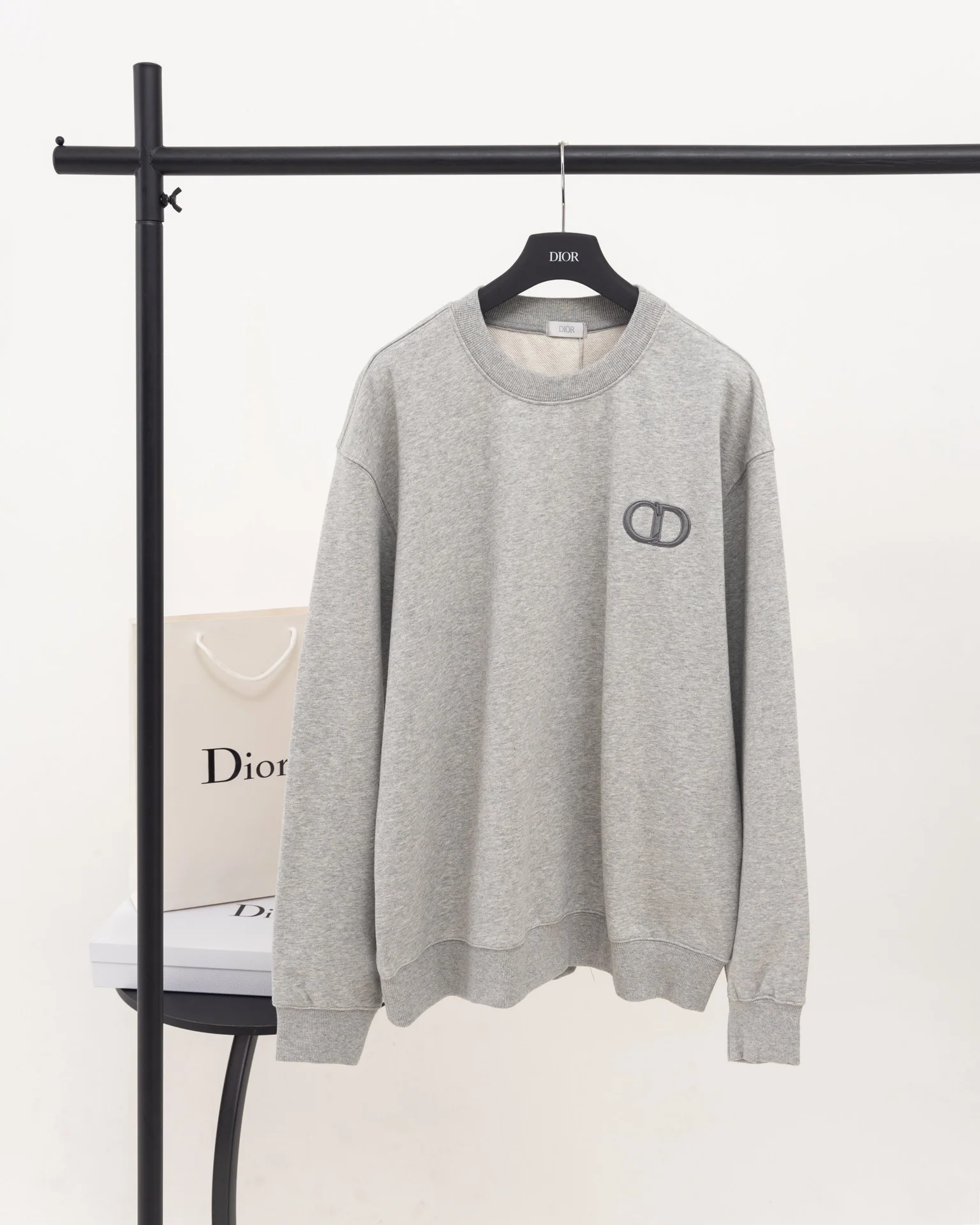 Dior 2024AW Gray Crew Neck Sweatshirt with Icon Badge Embroidery