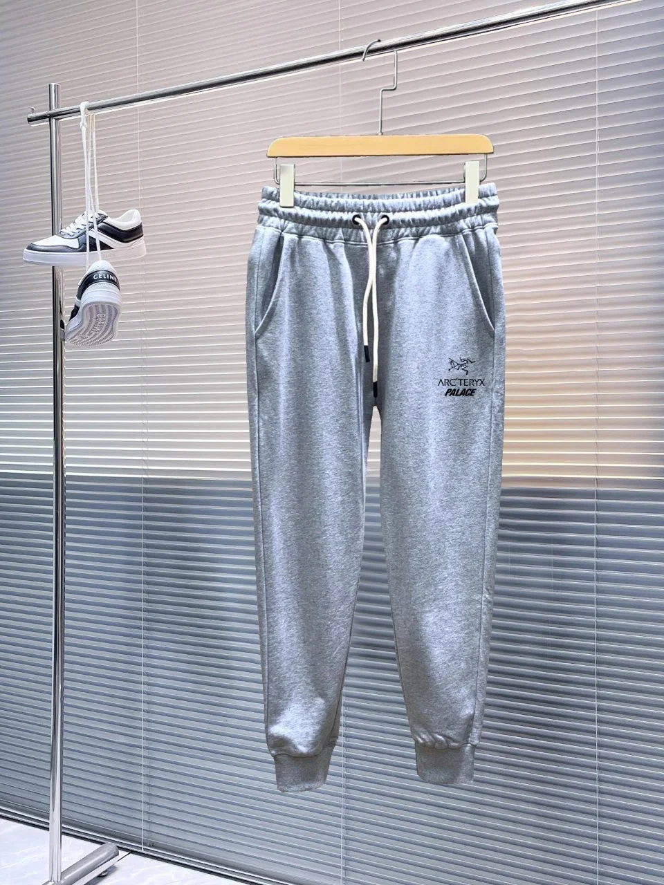 Arc'teryx Gray Casual Pants with Elastic Drawstring & Breathable Comfort