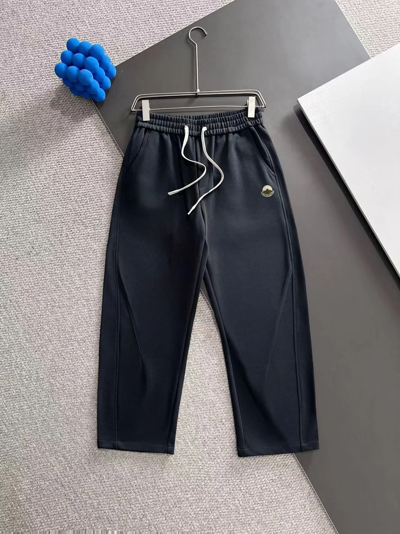 Moncler 2025 Autumn New Black Elastic-Waist Straight-Leg Casual Pants & Comfort