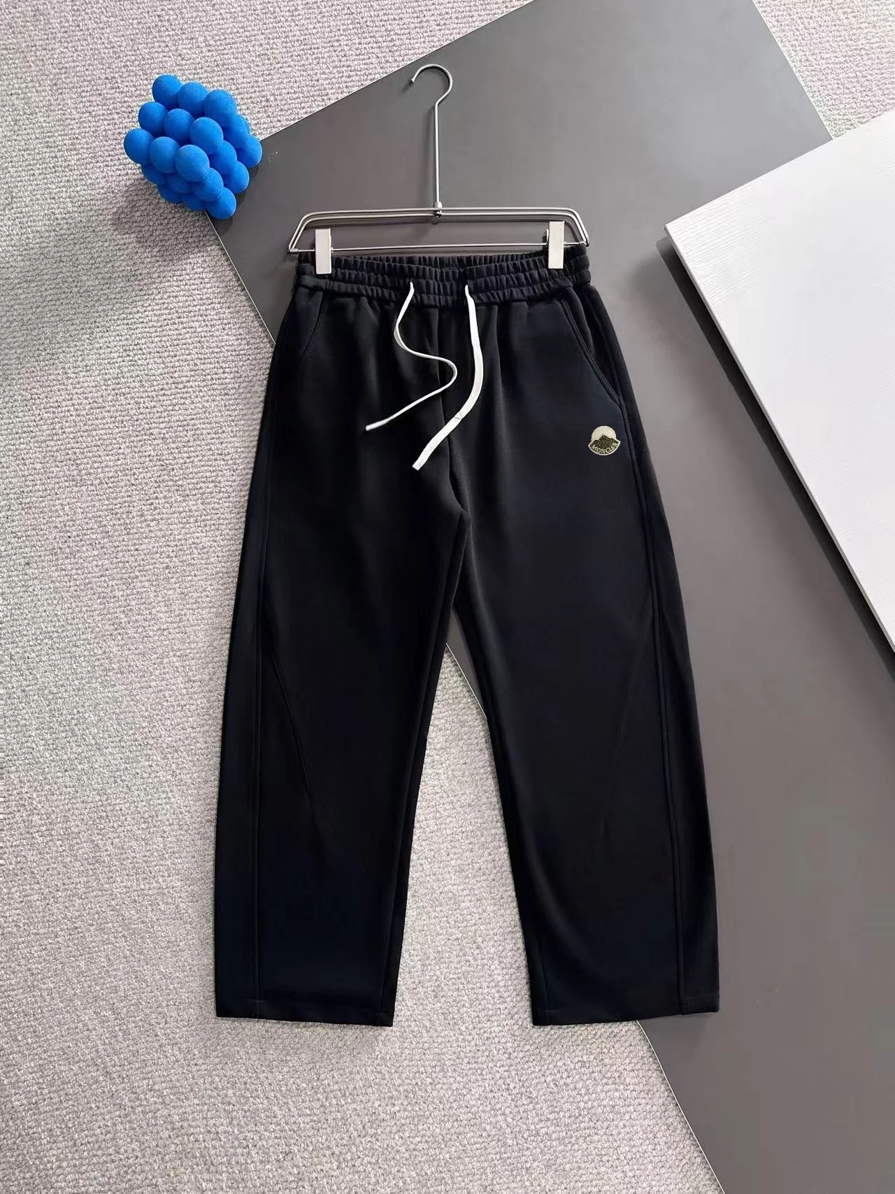 Moncler 2025 Autumn New Black Elastic-Waist Straight-Leg Casual Pants & Casual Cut
