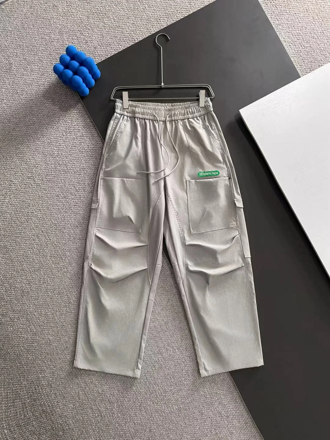 Balenciaga 2025 Fall New Light Gray Elastic-Waist Pants with Multi-Pockets