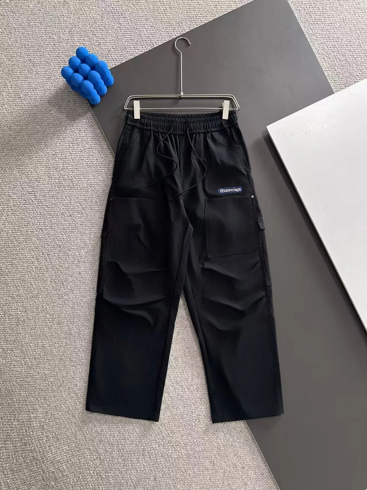 Balenciaga 2025 Autumn New Black Elastic-Waist Pants with Wrinkle-Resistance & Cut