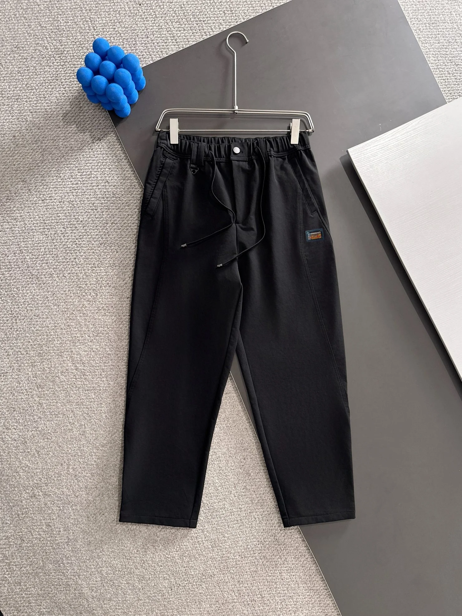Burberry 2025 Autumn New Black Elastic-Waist Pants with Casual Tailoring
