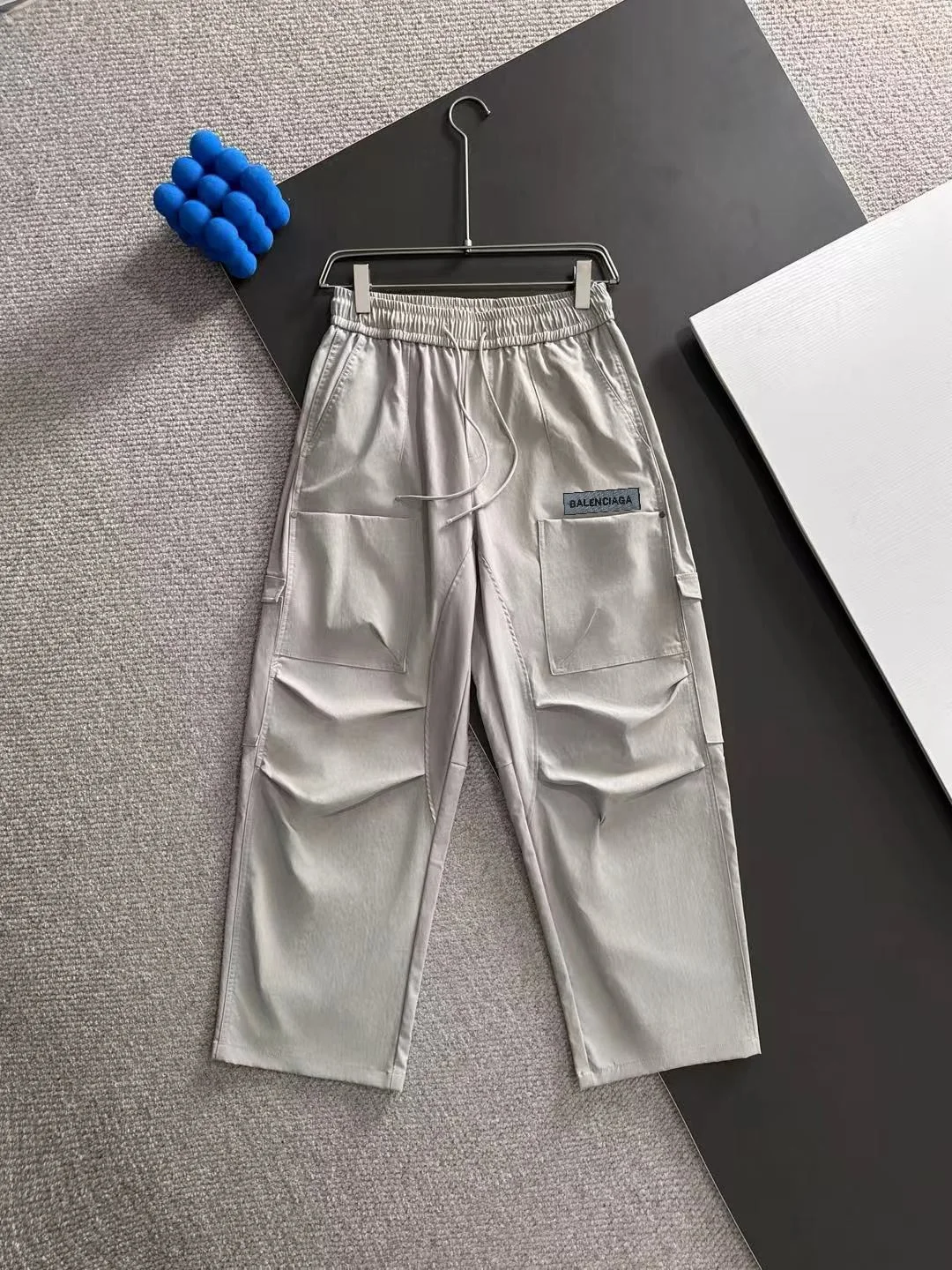 Balenciaga 2025 Autumn New Light Gray Elastic-Waist Pants with Large Pockets