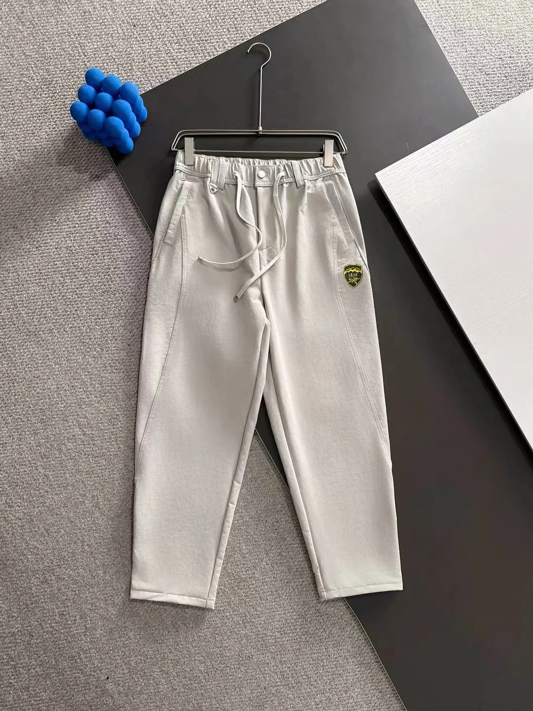 Arc'teryx 2025 Autumn New Light Gray Elastic-Waist Pants & Breathable Comfort