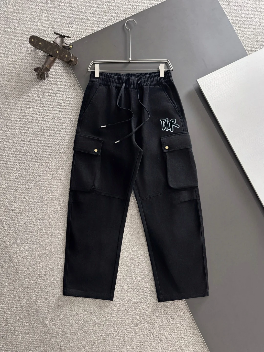 Dior 2025 Autumn New Black Elastic-Waist Pants with Embroidered Logo & Pockets