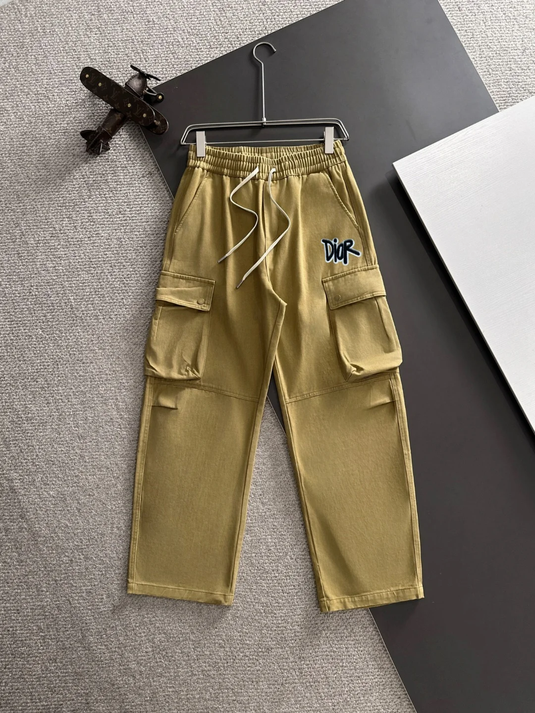 Dior 2025 Autumn New Khaki Elastic-Waist Cargo-Pocket Pants