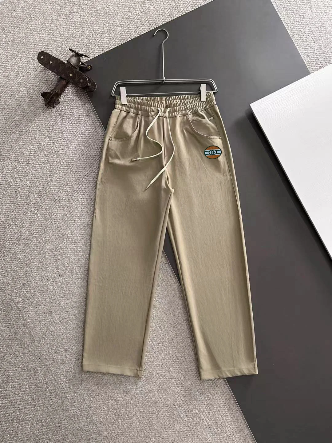 Gucci 2025 Autumn New Beige Elastic-Waist Pants & Breathable Comfort