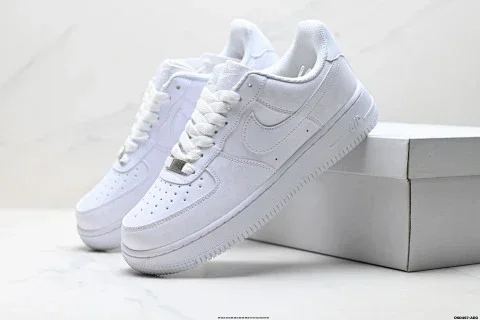 Nike AIR FORCE 1'07 Low-top Sneaker