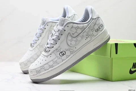 NIKE AIR FORCE 1'07