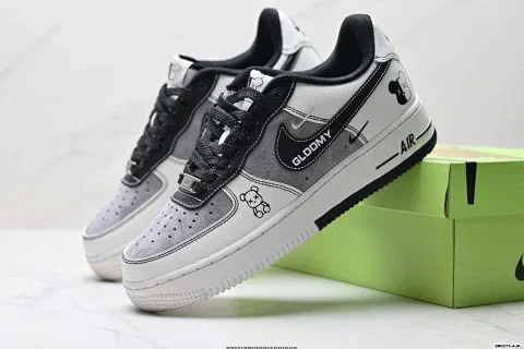 NIKE AIR FORCE 1'07