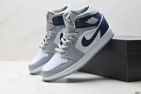 Nike Air Jordan 1 Retro Mid Basketball Shoes