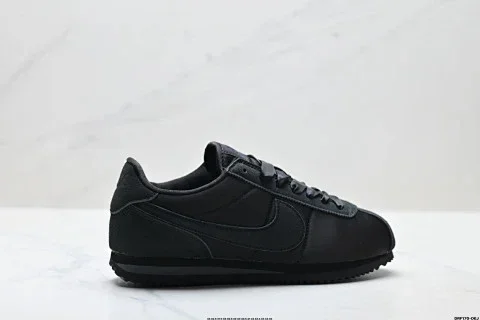 Nike Classic Cortez Casual Running Shoes