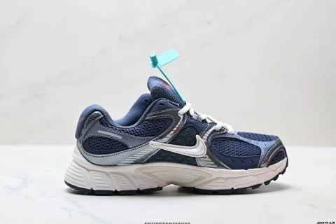 Nike V5 RNR Low-Top Casual Shoes