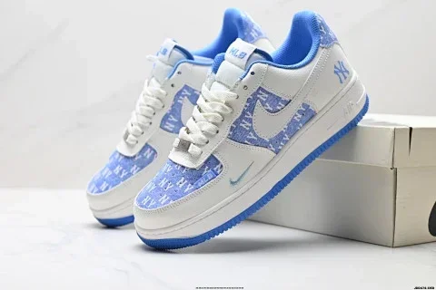 Nike Air Force 1 '07 Low-Top Sneakers