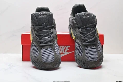 Nike V5 RNR Low-Top Casual Shoes