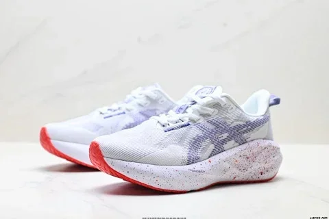 Asics NOVABLAST 5 LE Lightweight Running Shoes