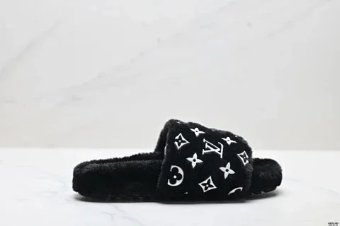 Chanel Women's Autumn And Winter Fur Slippers