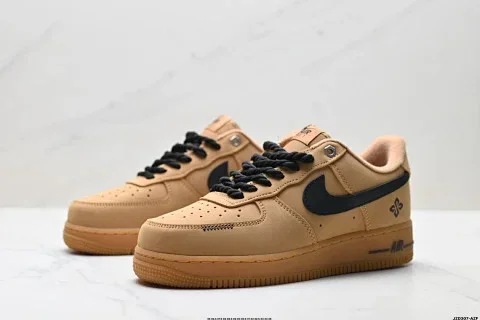 Nike Air Force 1'07 Low-Top Sneakers