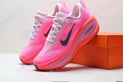 Nike VOMERO PLUS Running Shoes