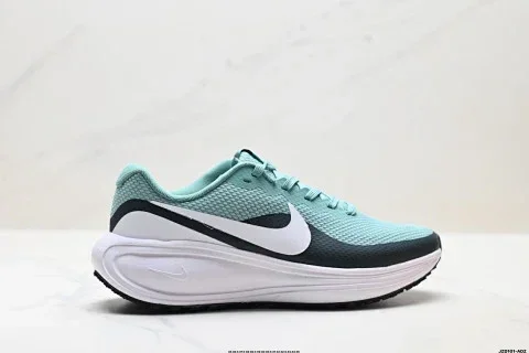 Nike REVOLUTION 8 Running Shoes