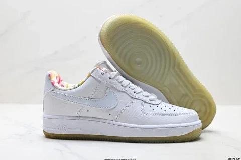 Nike AIR FORCE 1'07 Low-Top Sneakers
