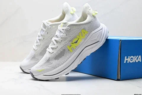 HOKA CHALLENGER 8 Running Shoes